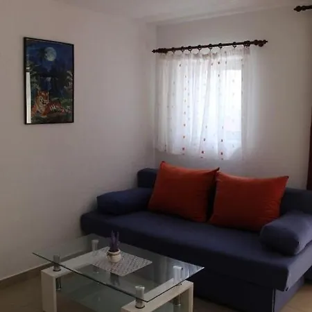 In Tribunj With Terrace, Air Conditioning, W-lan 5034-1 * Tribunj (Sibenik-Knin)