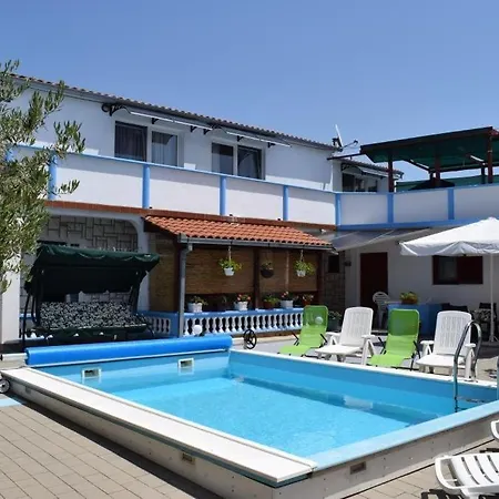 In Tribunj With Terrace, Air Conditioning, W-lan 5034-1 شقة