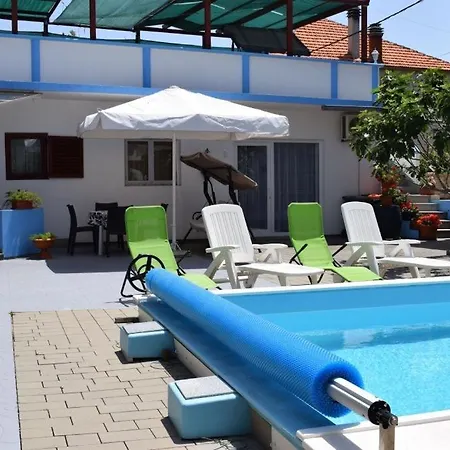 In Tribunj With Terrace, Air Conditioning, W-lan 5034-1 * Tribunj (Sibenik-Knin)