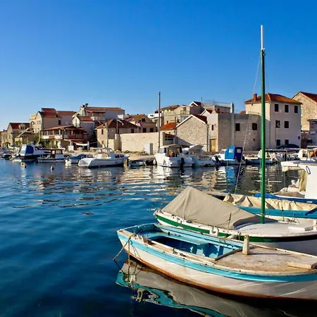 In Tribunj With Terrace, Air Conditioning, W-lan 5034-1 شقة