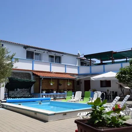 Apartmán In Tribunj With Terrace, Air Conditioning, W-lan 5034-1 *