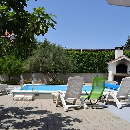 In Tribunj With Terrace, Air Conditioning, W-lan 5034-1 * Tribunj (Sibenik-Knin)