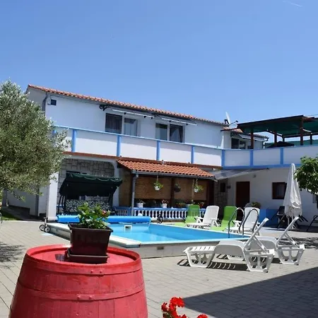 In Tribunj With Terrace, Air Conditioning, W-lan 5034-1 * Tribunj (Sibenik-Knin)