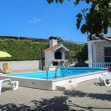 Apartmán In Tribunj With Terrace, Air Conditioning, W-lan 5034-1 *