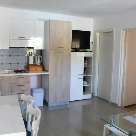 In Tribunj With Terrace, Air Conditioning, W-lan 5034-1 شقة *