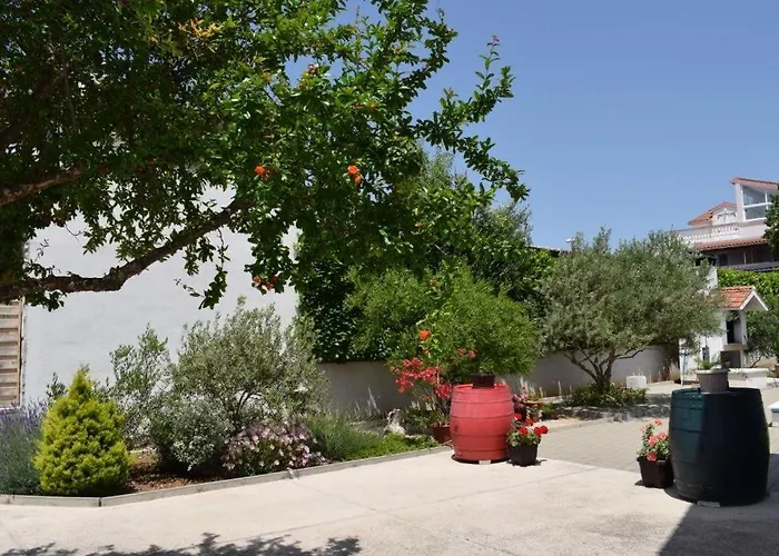 Apartamento In Tribunj With Terrace, Air Conditioning, W-lan 5034-1 Tribalj