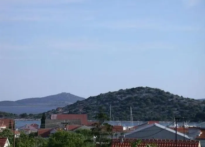 Apartamento In Tribunj With Terrace, Air Conditioning, W-lan 5034-1 *